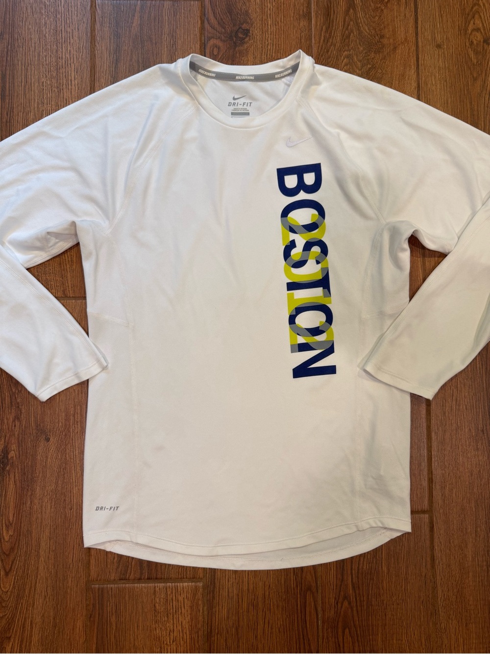 Nike Men’s White 'Boston marathon 2012' Long-Sleeve Performance Shirt / small